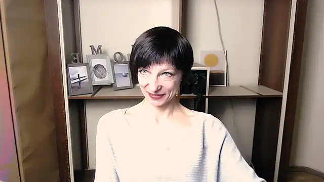  AngeliaFlow  online show from 11/17/25, 08:07