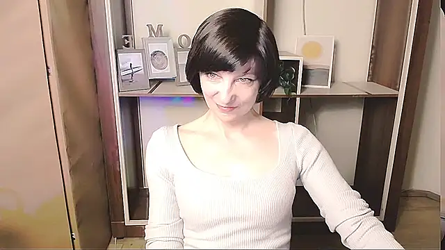  AngeliaFlow  online show from 05/05/26, 08:28