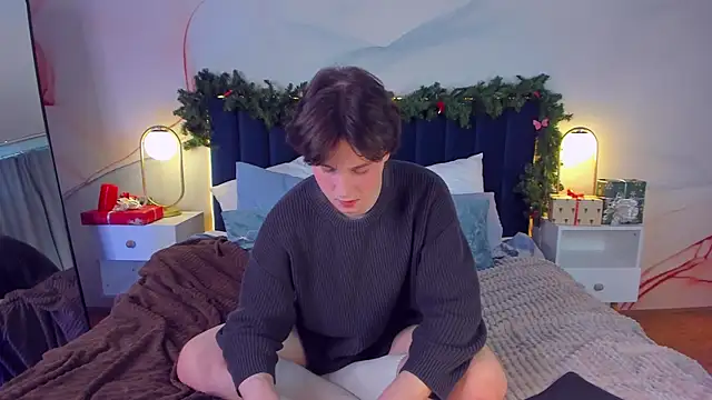 Snapshot of AdrianoAubert chatting on 01/16/26, 10:19 AdrianoAubert online show from 01/16/26, 10:19