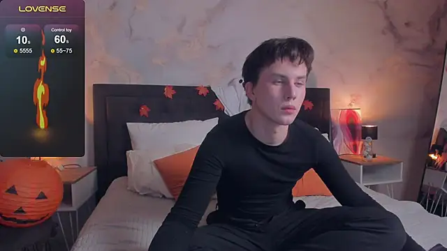 AdrianoAubert online show from 10/27/25, 04:13