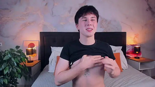 AdrianoAubert online show from 11/11/25, 03:23