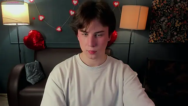 Snapshot of AdrianoAubert chatting on 02/17/26, 05:05 AdrianoAubert online show from 02/17/26, 05:05