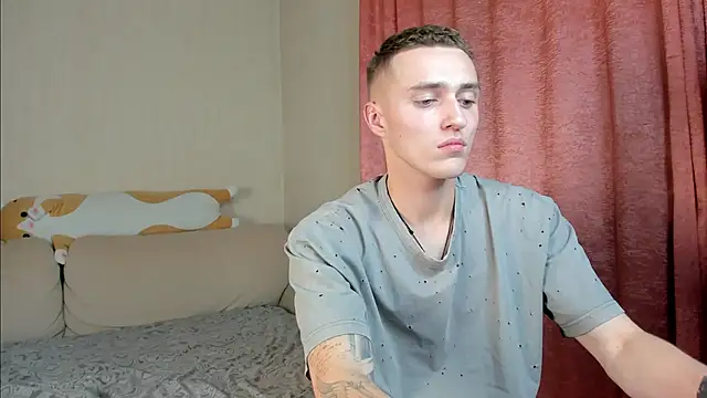 crazybottom99 online show from 10/28/25, 06:18