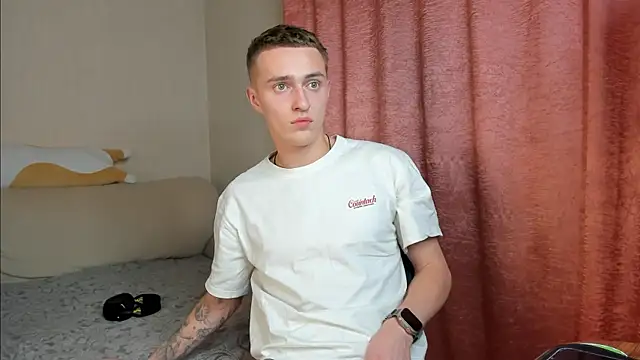 crazybottom99 online show from 10/30/25, 06:38