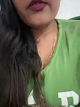 Deepcha1991 online show from 04/17/26, 11:51