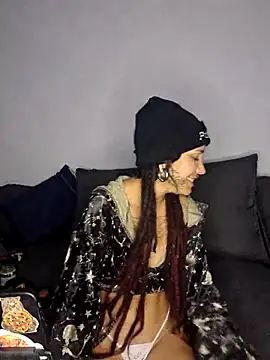 Snapshot of nickelfie chatting on 03/06/25, 12:41 nickelfie online show from 03/06/25, 12:41