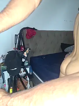 Snapshot of nickelfie chatting on 03/18/25, 09:34 nickelfie online show from 03/18/25, 09:34