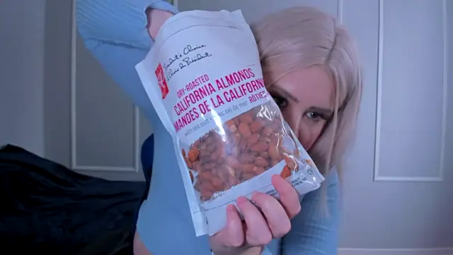  leana  online show from 03/05/25, 05:39