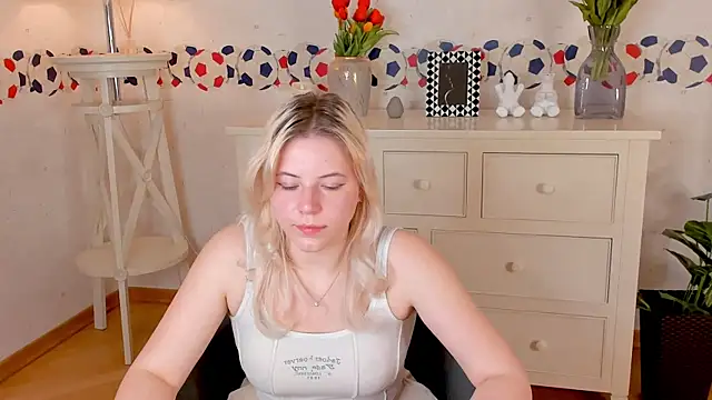 MarianAytes online show from 02/13/25, 07:42