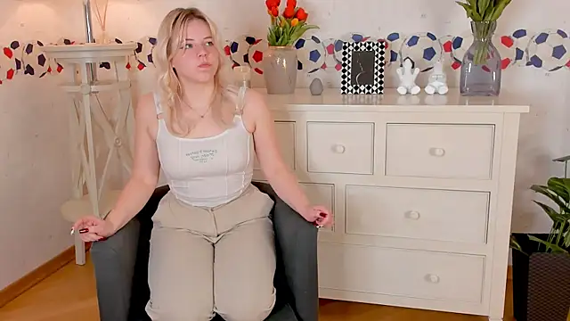 MarianAytes online show from 02/13/25, 04:39