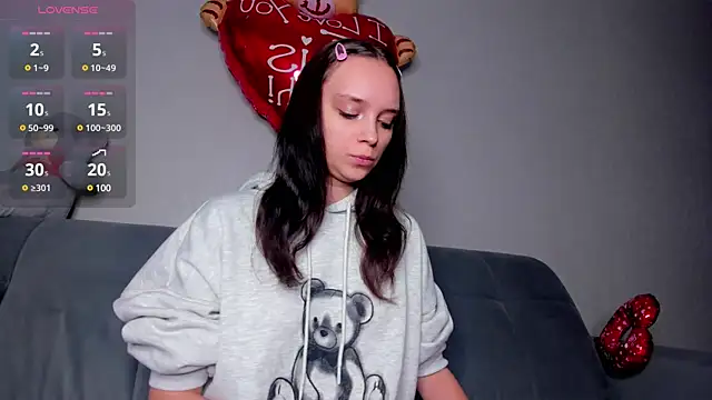 Snapshot of Fia_Mood chatting on 02/19/25, 12:55 Fia Mood online show from 02/19/25, 12:55