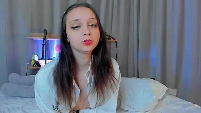 Snapshot of Fia_Mood chatting on 02/26/25, 05:42 Fia Mood online show from 02/26/25, 05:42