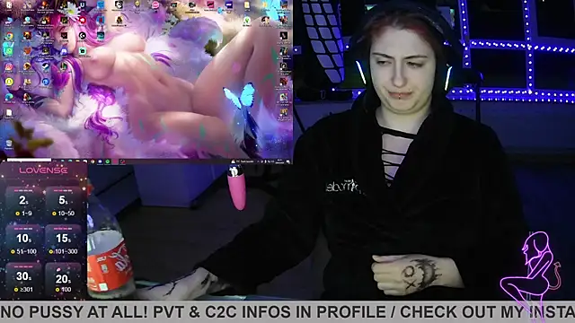 Snapshot of Gamergirl-Linela chatting on 03/19/25, 11:47 Gamergirl-Linela online show from 03/19/25, 11:47