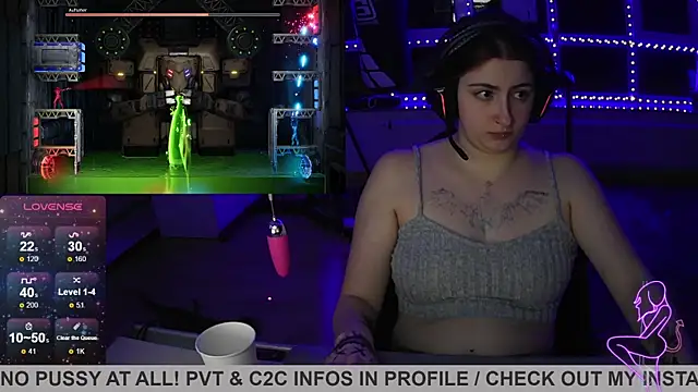 Snapshot of Gamergirl-Linela chatting on 03/11/25, 01:59 Gamergirl-Linela online show from 03/11/25, 01:59
