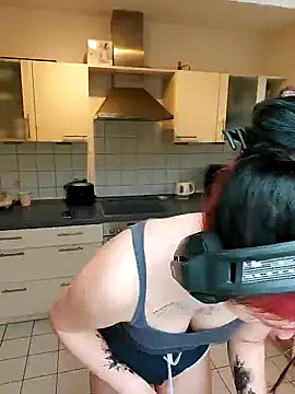 Snapshot of Gamergirl-Linela chatting on 03/10/25, 01:54 Gamergirl-Linela online show from 03/10/25, 01:54