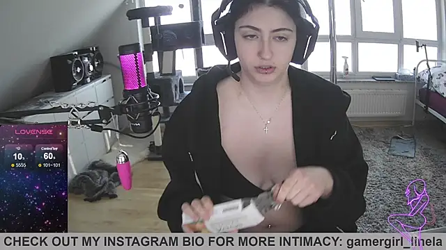 Snapshot of Gamergirl-Linela chatting on 10/01/25, 03:05 Gamergirl-Linela online show from 10/01/25, 03:05