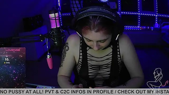 Snapshot of Gamergirl-Linela chatting on 03/18/25, 10:26 Gamergirl-Linela online show from 03/18/25, 10:26