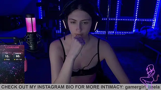 Snapshot of Gamergirl-Linela chatting on 09/21/25, 11:21 Gamergirl-Linela online show from 09/21/25, 11:21