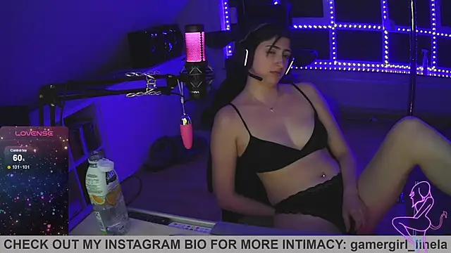 Snapshot of Gamergirl-Linela chatting on 10/02/25, 03:10 Gamergirl-Linela online show from 10/02/25, 03:10
