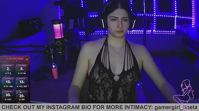 Snapshot of Gamergirl-Linela chatting on 10/13/25, 03:41 Gamergirl-Linela online show from 10/13/25, 03:41
