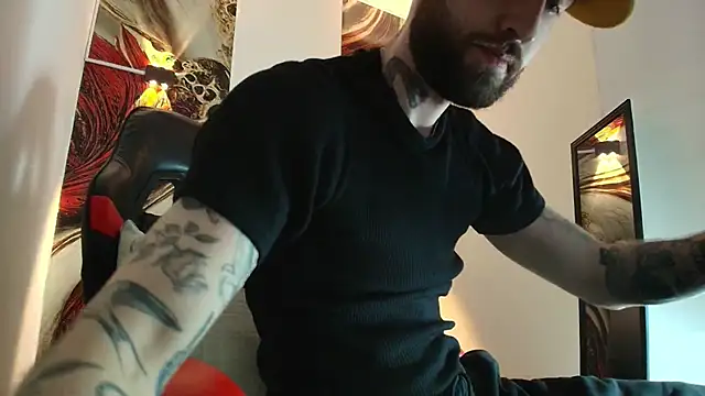 Luke davis01 online show from 12/22/25, 01:11