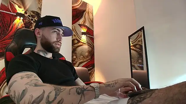 Luke davis01 online show from 12/19/25, 01:02