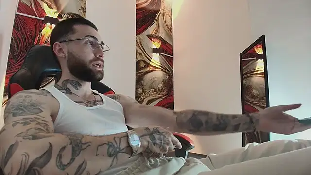 Luke davis01 online show from 12/18/25, 01:15