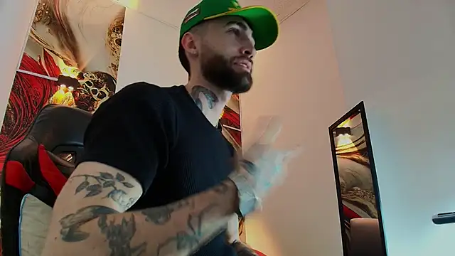 Luke davis01 online show from 12/04/25, 01:10