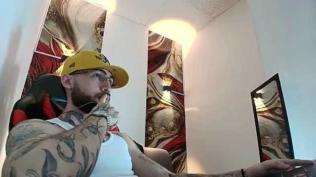 Luke davis01 online show from 01/14/26, 01:04