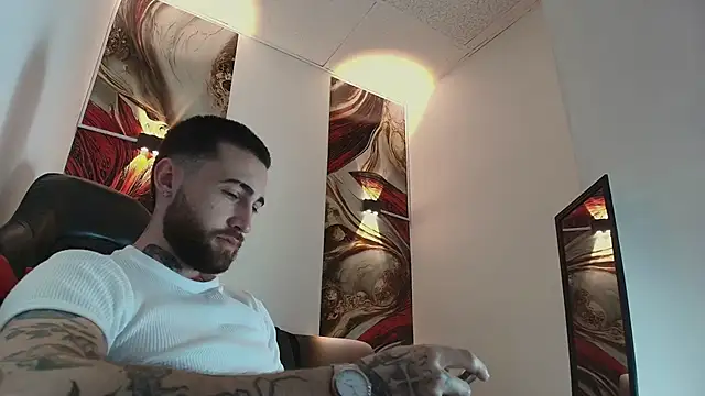 Luke davis01 online show from 12/16/25, 01:04