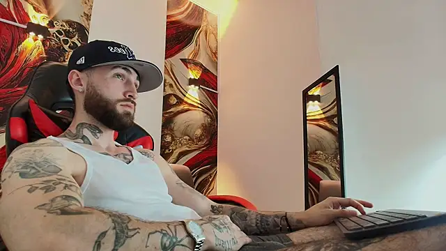 Luke davis01 online show from 11/04/25, 01:37