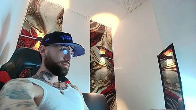 Luke davis01 online show from 01/15/26, 01:03