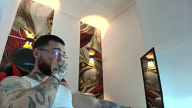 Luke davis01 online show from 12/20/25, 01:14