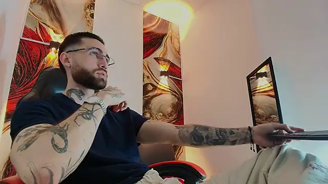 Luke davis01 online show from 12/02/25, 01:24