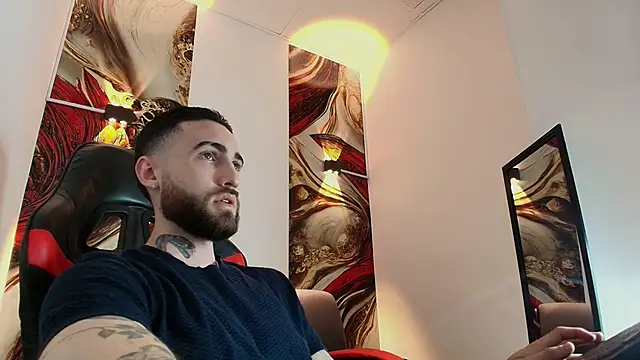 Luke davis01 online show from 10/29/25, 01:21