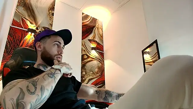 Luke davis01 online show from 04/23/26, 01:13