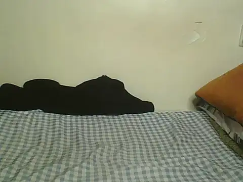 Snapshot of SweetLeona chatting on 11/05/25, 09:23 SweetLeona online show from 11/05/25, 09:23