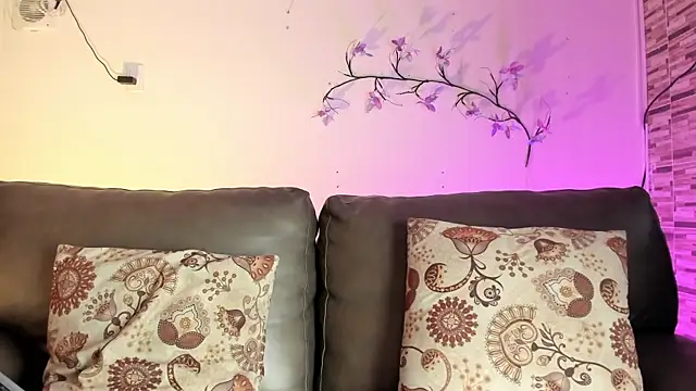 Sara Falak online show from 10/30/25, 01:42