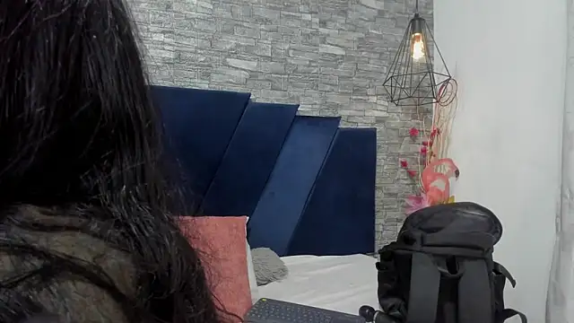 Snapshot of Sophia_Brunett chatting on 10/12/25, 12:06 Sophia Brunett online show from 10/12/25, 12:06