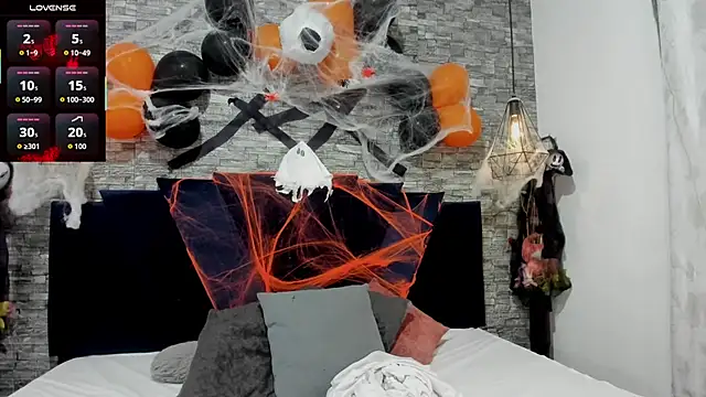 Snapshot of Sophia_Brunett chatting on 10/28/25, 12:04 Sophia Brunett online show from 10/28/25, 12:04