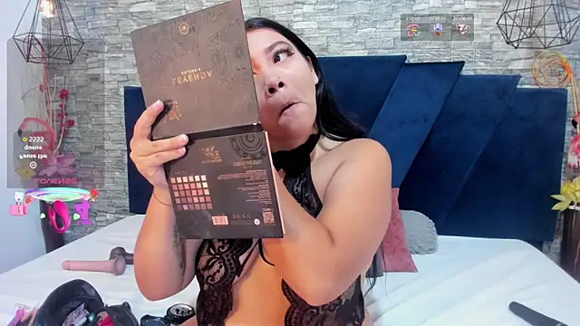 Snapshot of Sophia_Brunett chatting on 09/09/25, 12:03 Sophia Brunett online show from 09/09/25, 12:03