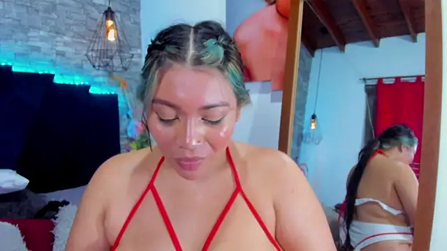 Sophia Brunett online show from 04/14/26, 12:04