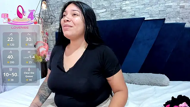 Snapshot of Sophia_Brunett chatting on 09/16/25, 12:06 Sophia Brunett online show from 09/16/25, 12:06