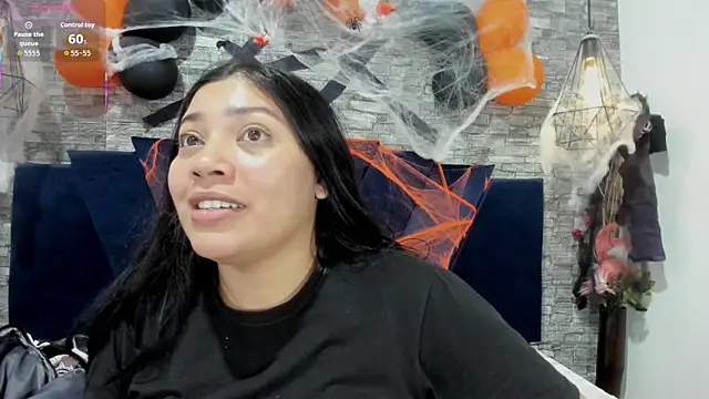 Snapshot of Sophia_Brunett chatting on 10/30/25, 11:52 Sophia Brunett online show from 10/30/25, 11:52