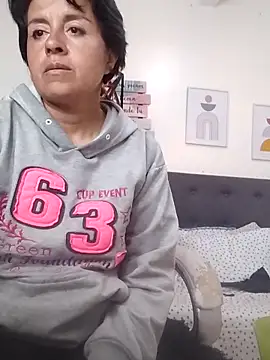 Saori Sann  online show from 10/21/25, 01:32