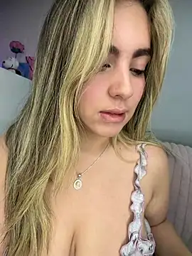 Cloee Rainbow1 online show from 06/20/26, 02:49