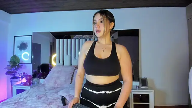 Cloee Rainbow1 online show from 10/17/25, 11:34