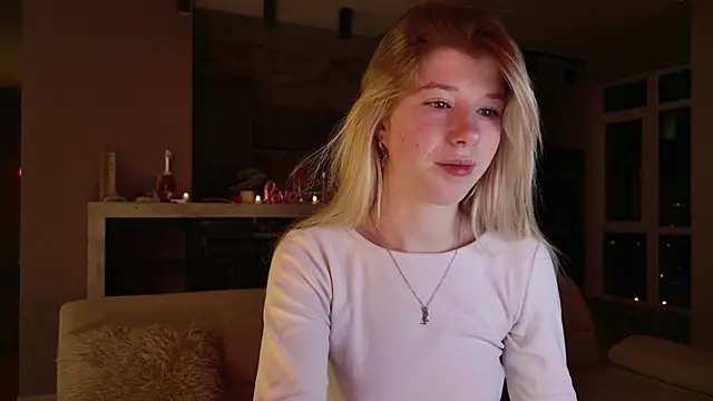 Snapshot of Bella_amory chatting on 02/25/25, 03:09 Bella amory online show from 02/25/25, 03:09