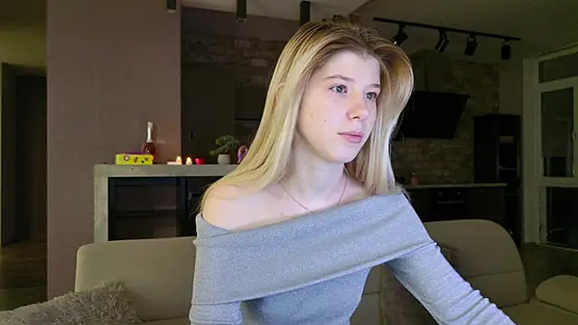 Snapshot of Bella_amory chatting on 03/02/25, 06:24 Bella amory online show from 03/02/25, 06:24