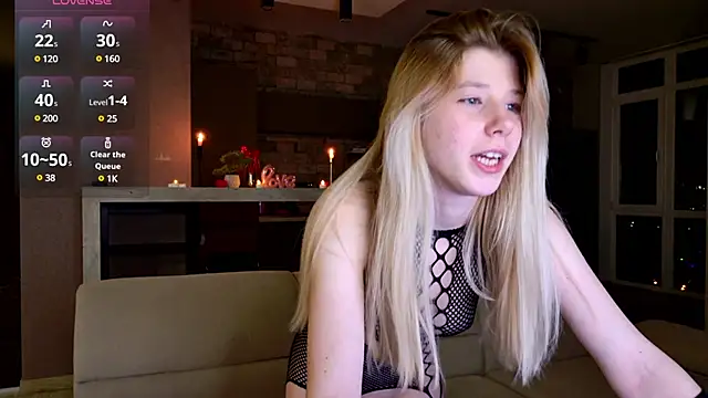 Snapshot of Bella_amory chatting on 03/18/25, 10:04 Bella amory online show from 03/18/25, 10:04